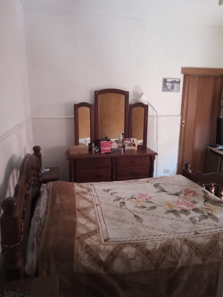 Tte Agneta 1900, casa 3 dormitorios, mas departamento.