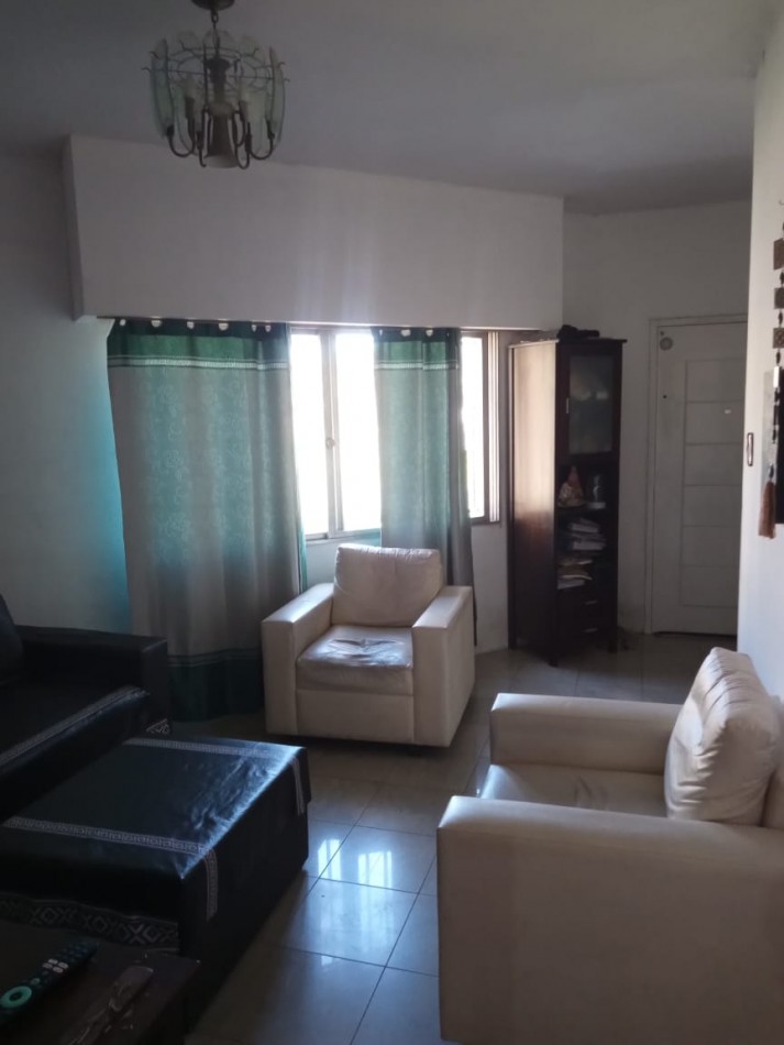 Tte Agneta 1900, casa 3 dormitorios, mas departamento.