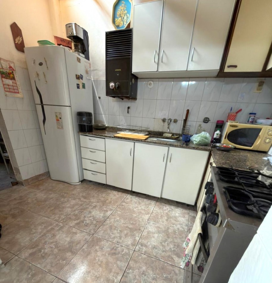 Patricios 600, casa 3 dormitorios, + local comercial.