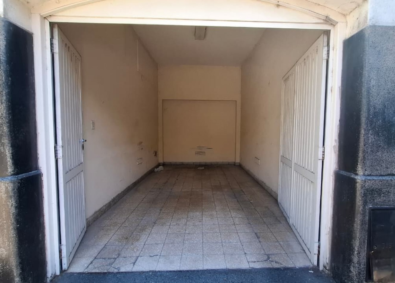 Reconquista al 900, excelente zona, casa amplia de 3 dormitorios, con oficina.