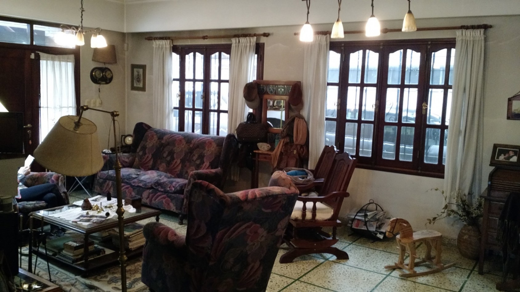 Santa Teresa, Av. Sarmiento 100, Excelente propiedad, 4 dormitorios, Jardin, Pileta