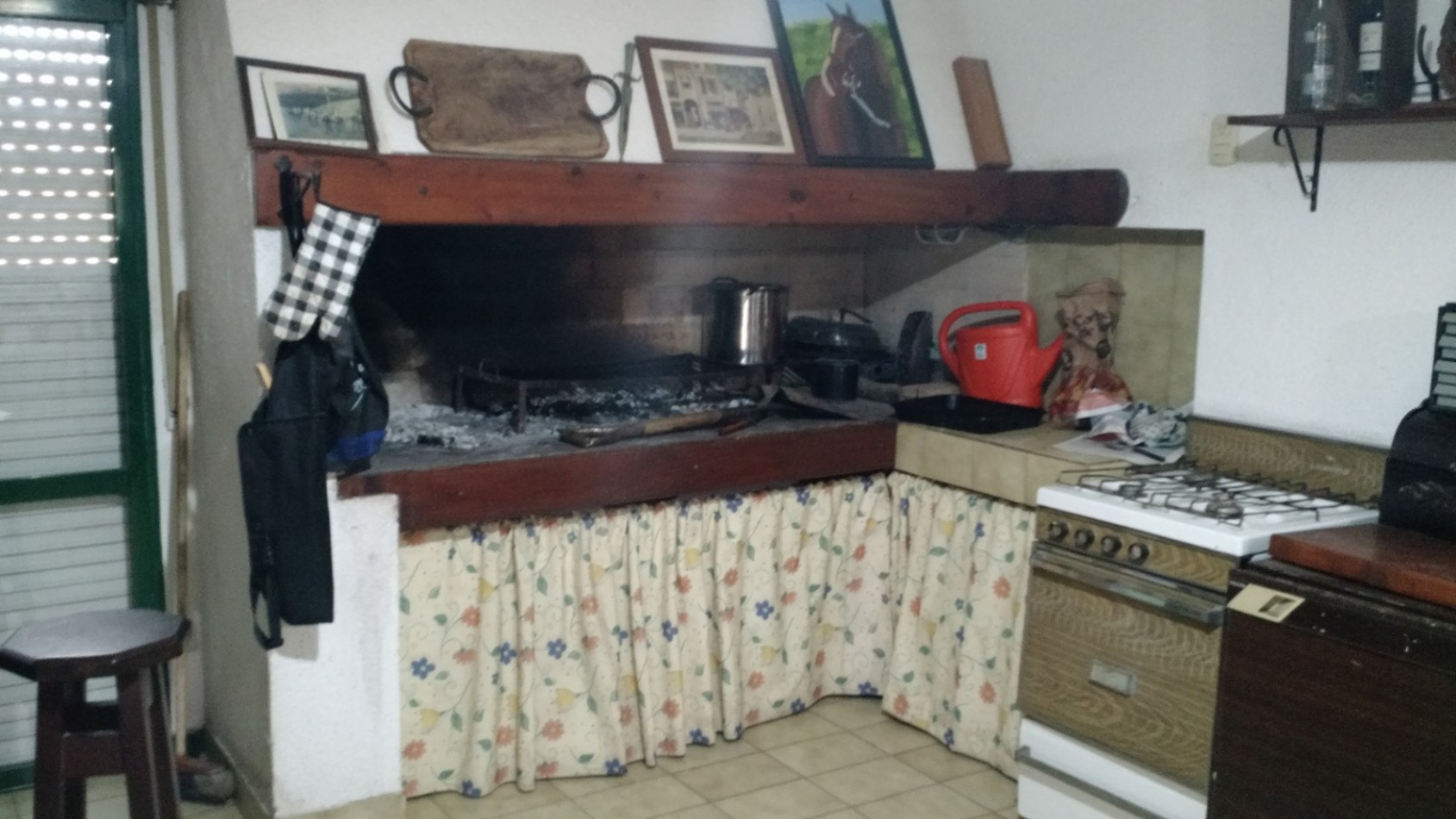 Santa Teresa, Av. Sarmiento 100, Excelente propiedad, 4 dormitorios, Jardin, Pileta