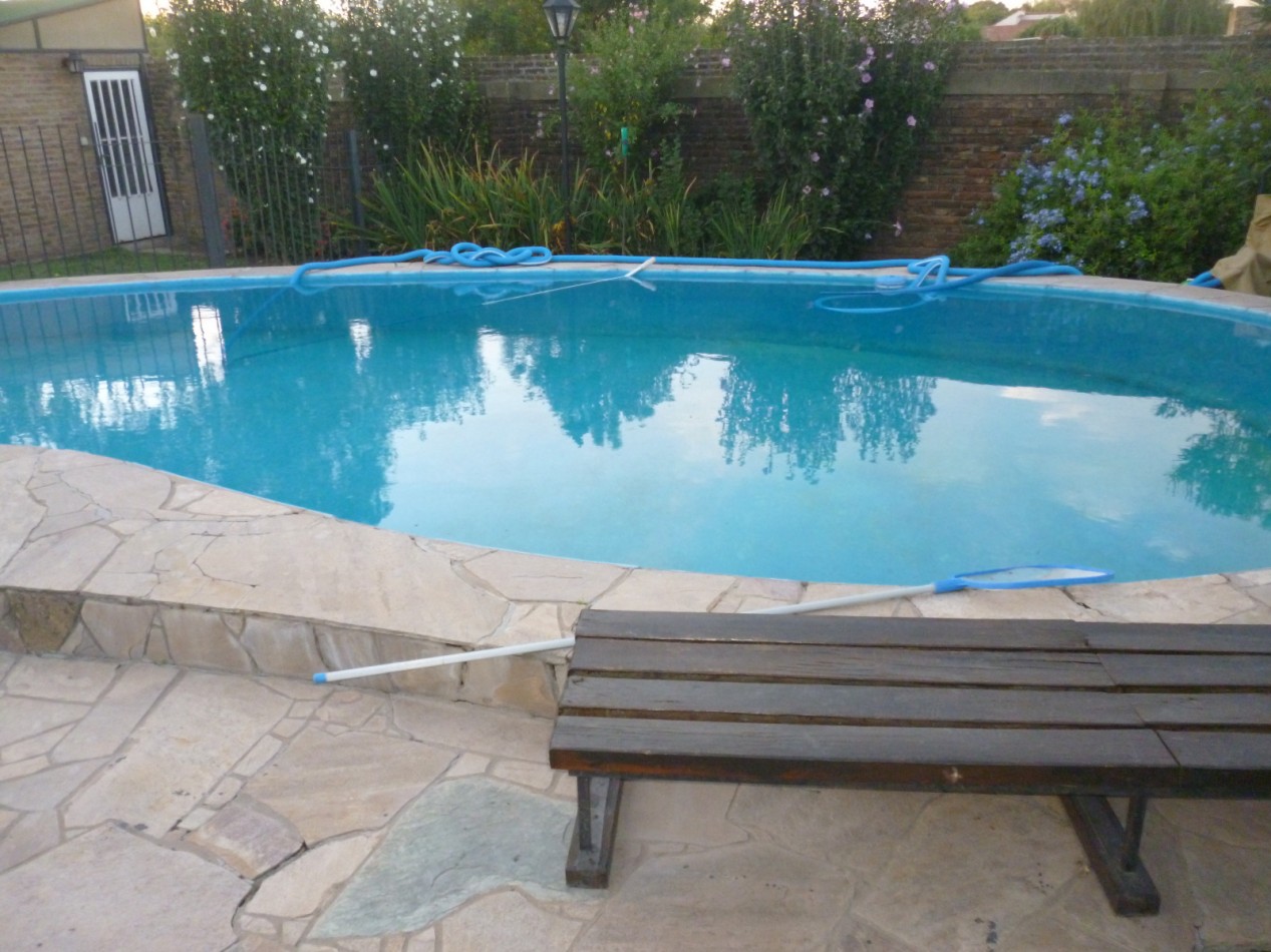 Santa Teresa, Av. Sarmiento 100, Excelente propiedad, 4 dormitorios, Jardin, Pileta