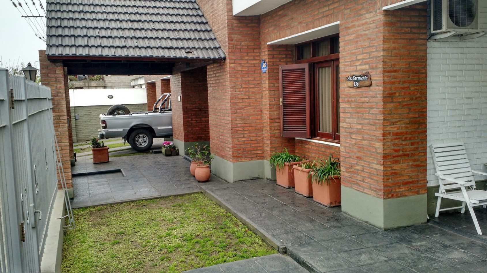 Santa Teresa, Av. Sarmiento 100, Excelente propiedad, 4 dormitorios, Jardin, Pileta