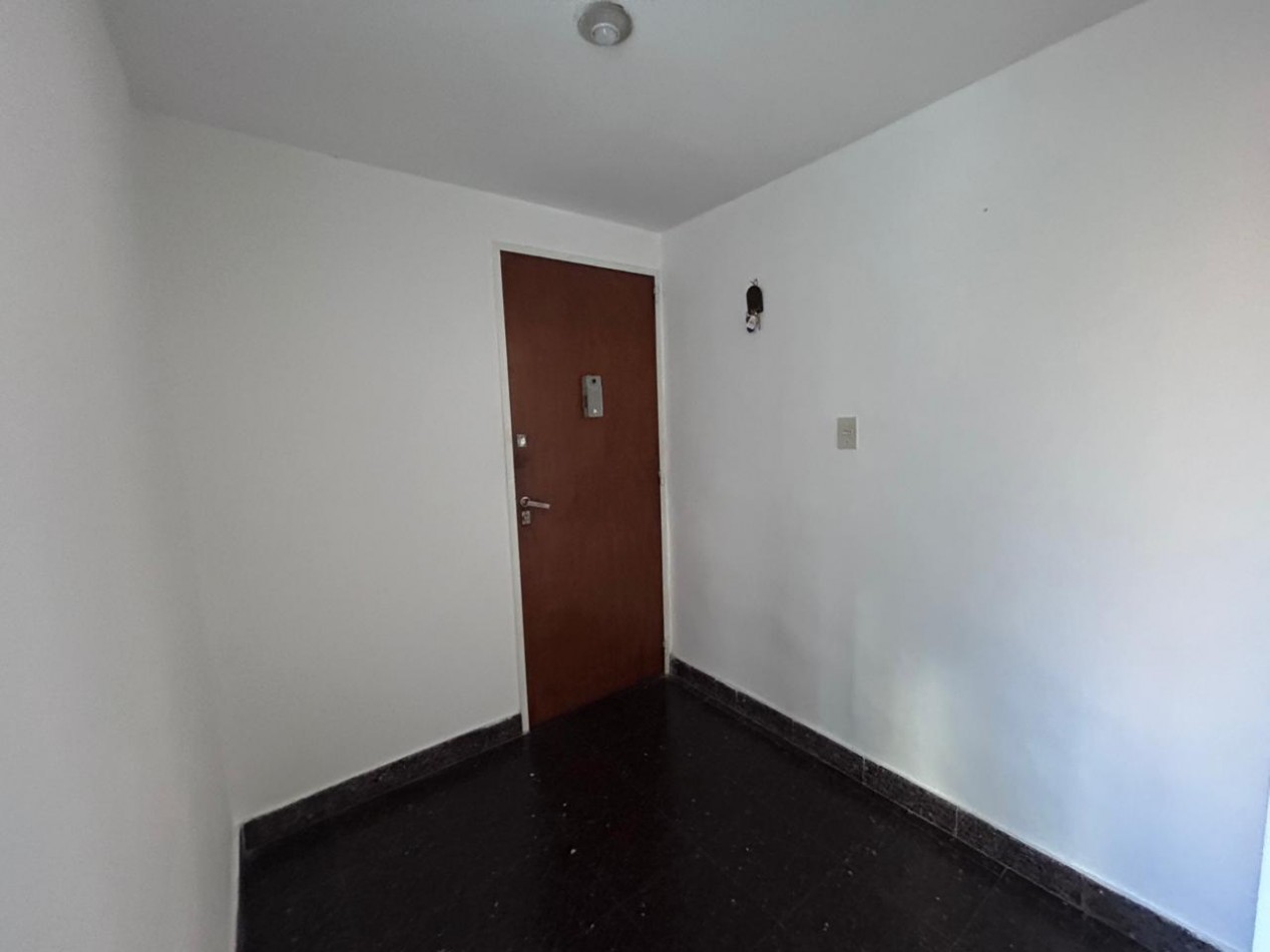 Departamento en Venta, 2 dormitorios - 3 de Febrero, Pueyrredon, Barrio Lourdes.