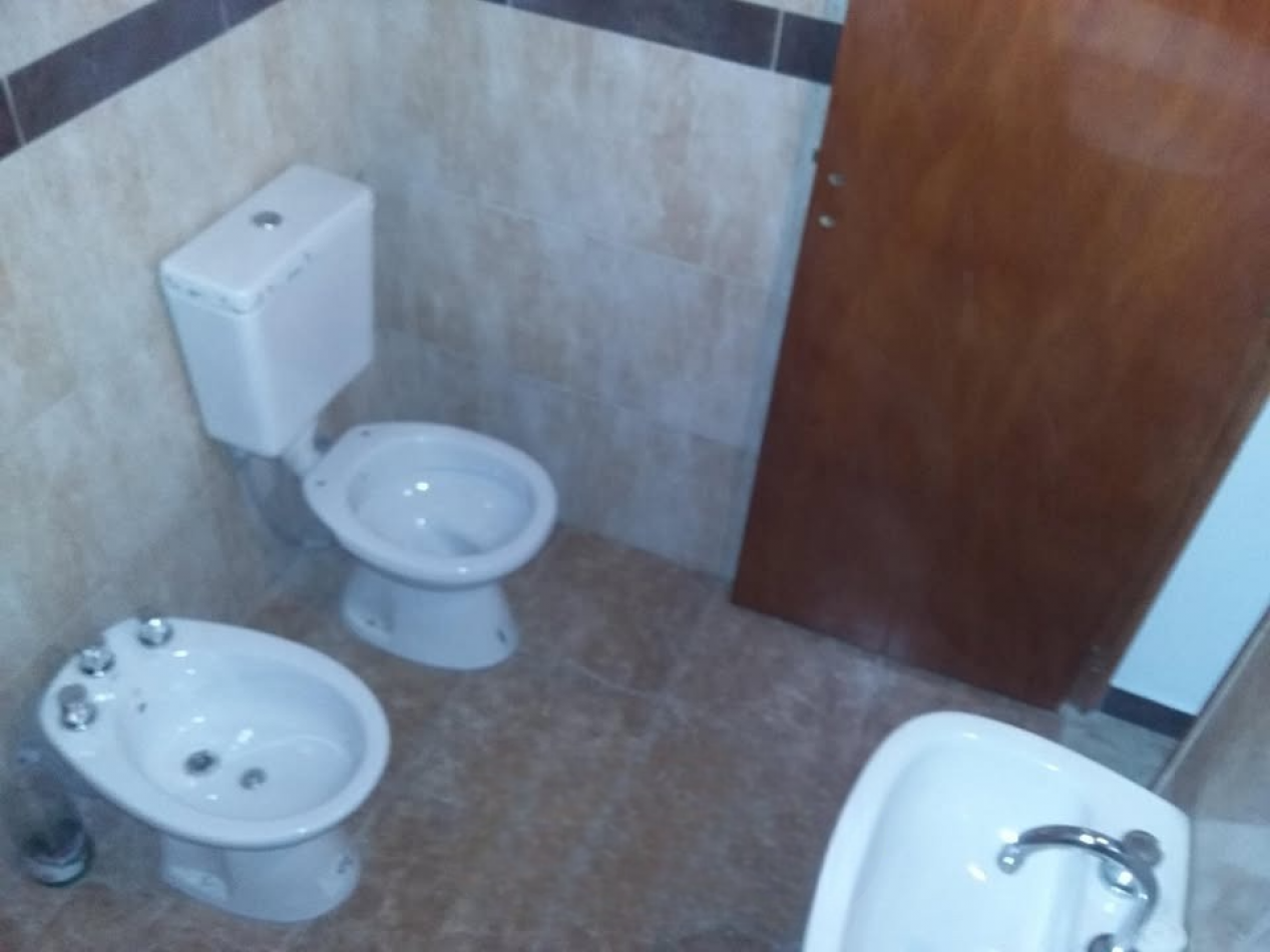 Junin 1200, propiedad interna, dos dormitorios, excelente estado.