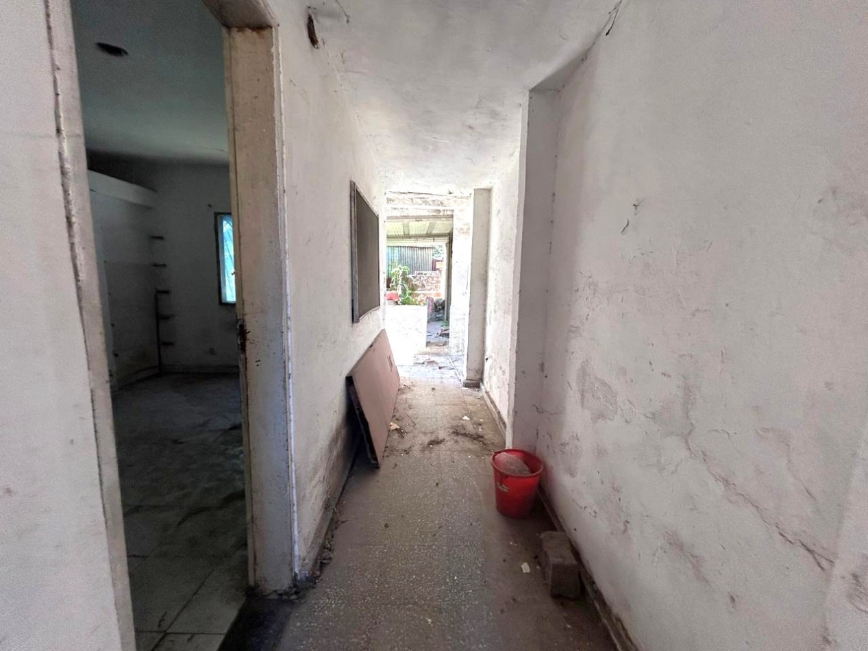 San Martin 6600, terreno interno, construccion a reciclar.