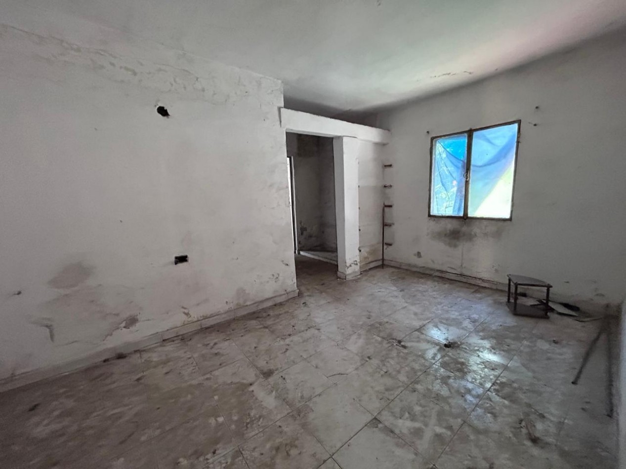 San Martin 6600, terreno interno, construccion a reciclar.