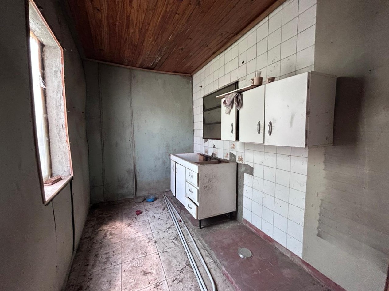 San Martin 6600, terreno interno, construccion a reciclar.