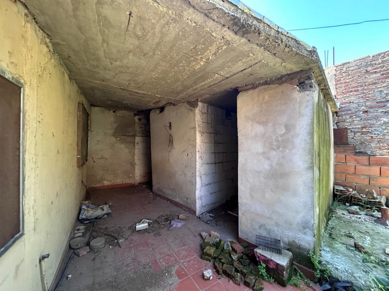 San Martin 6600, terreno interno, construccion a reciclar.