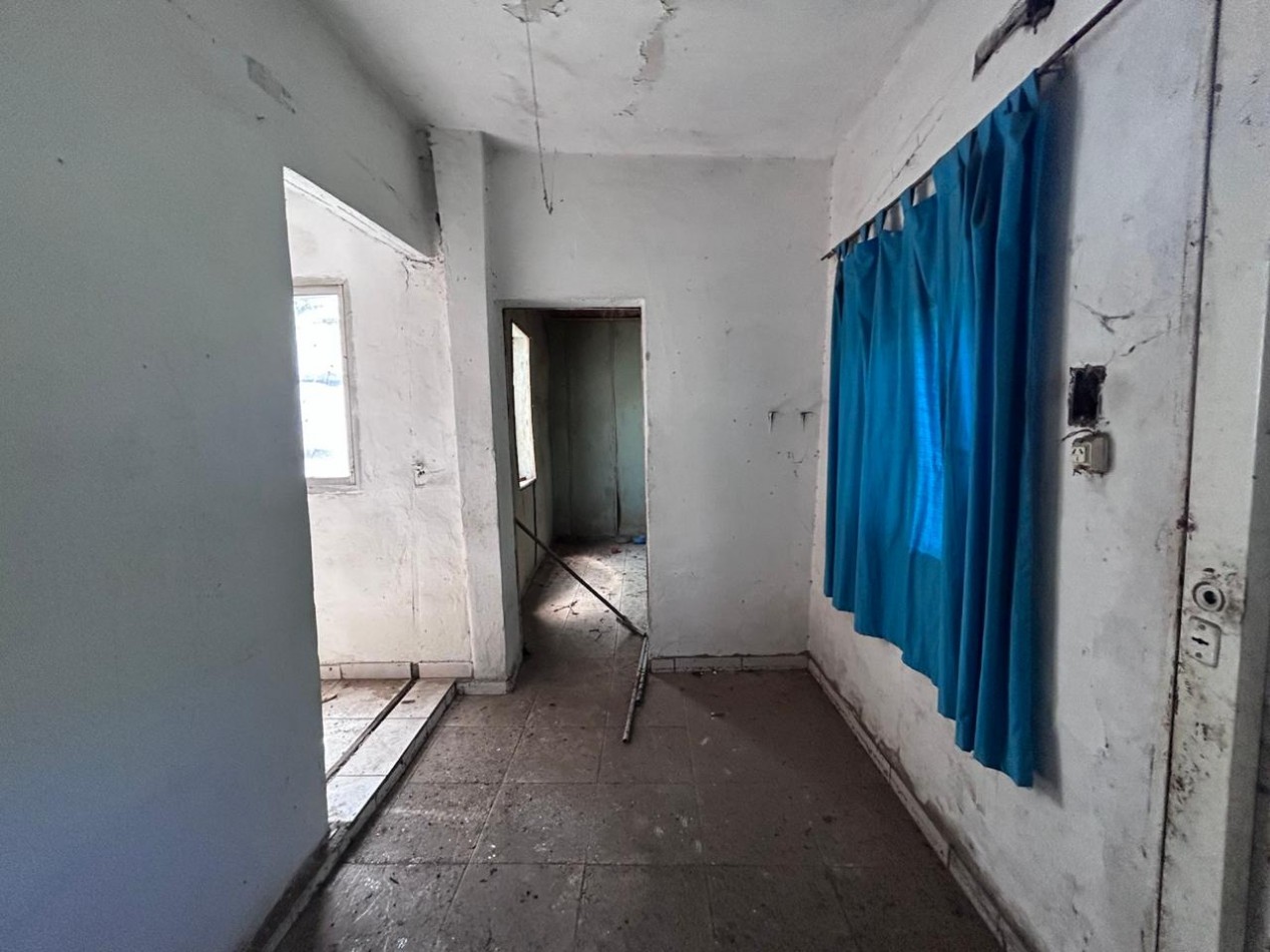 San Martin 6600, terreno interno, construccion a reciclar.