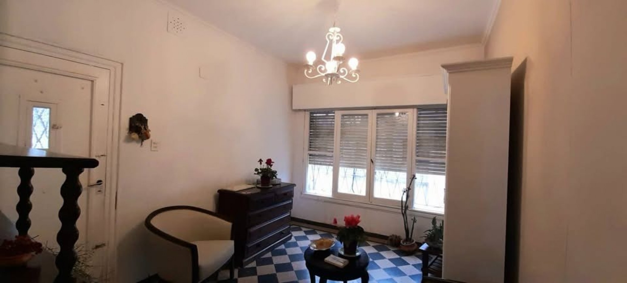 Centenario 700, propiedad de dos dormitorios, con patio y terraza