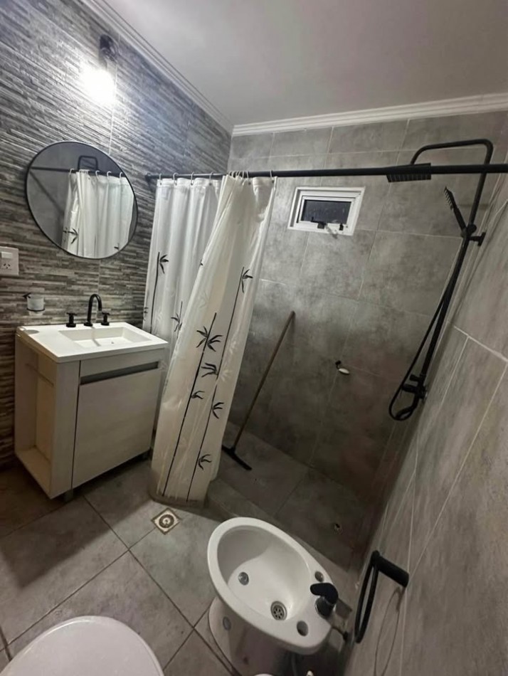 Maximo Paz, amplio terreno de 1300 m2, quincho de material, pileta.