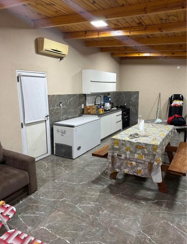 Maximo Paz, amplio terreno de 1300 m2, quincho de material, pileta.