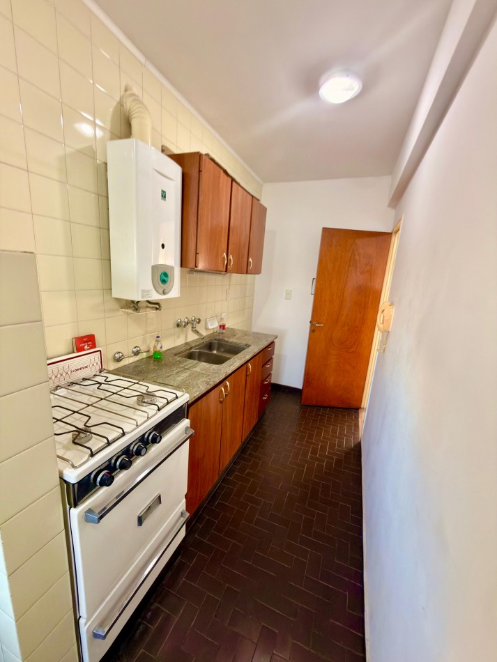 San Juan 3000, departamento amplio, 1 dormitorio, balcon.