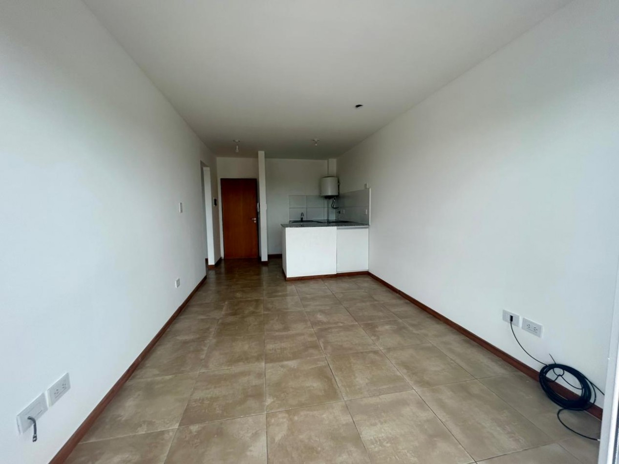 Mitre, 3200, departamento contrafrente, 1 dormitorio, piso 8, balcon corrido. 