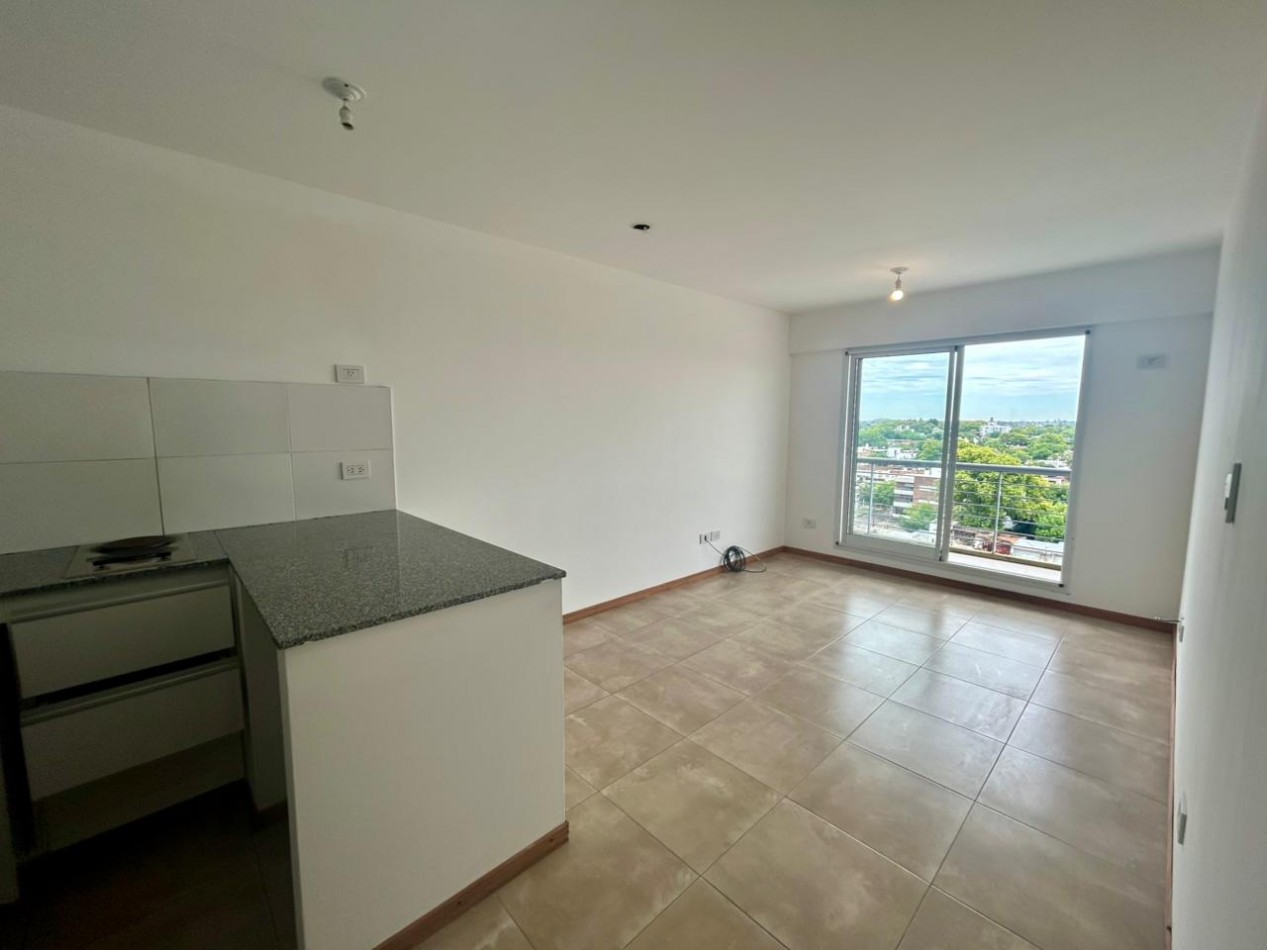 Mitre, 3200, departamento contrafrente, 1 dormitorio, piso 8, balcon corrido. 