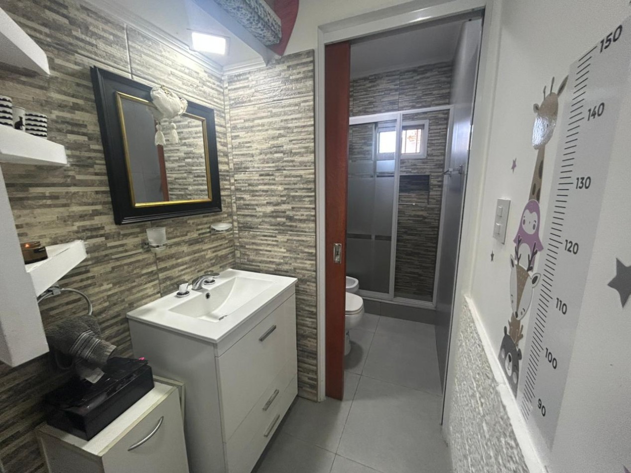 Sadi Carnot 6000 (a 2 cuadras de San Martin 6000) - Casa interna unica 3 dormitorios, patio, balcon terraza