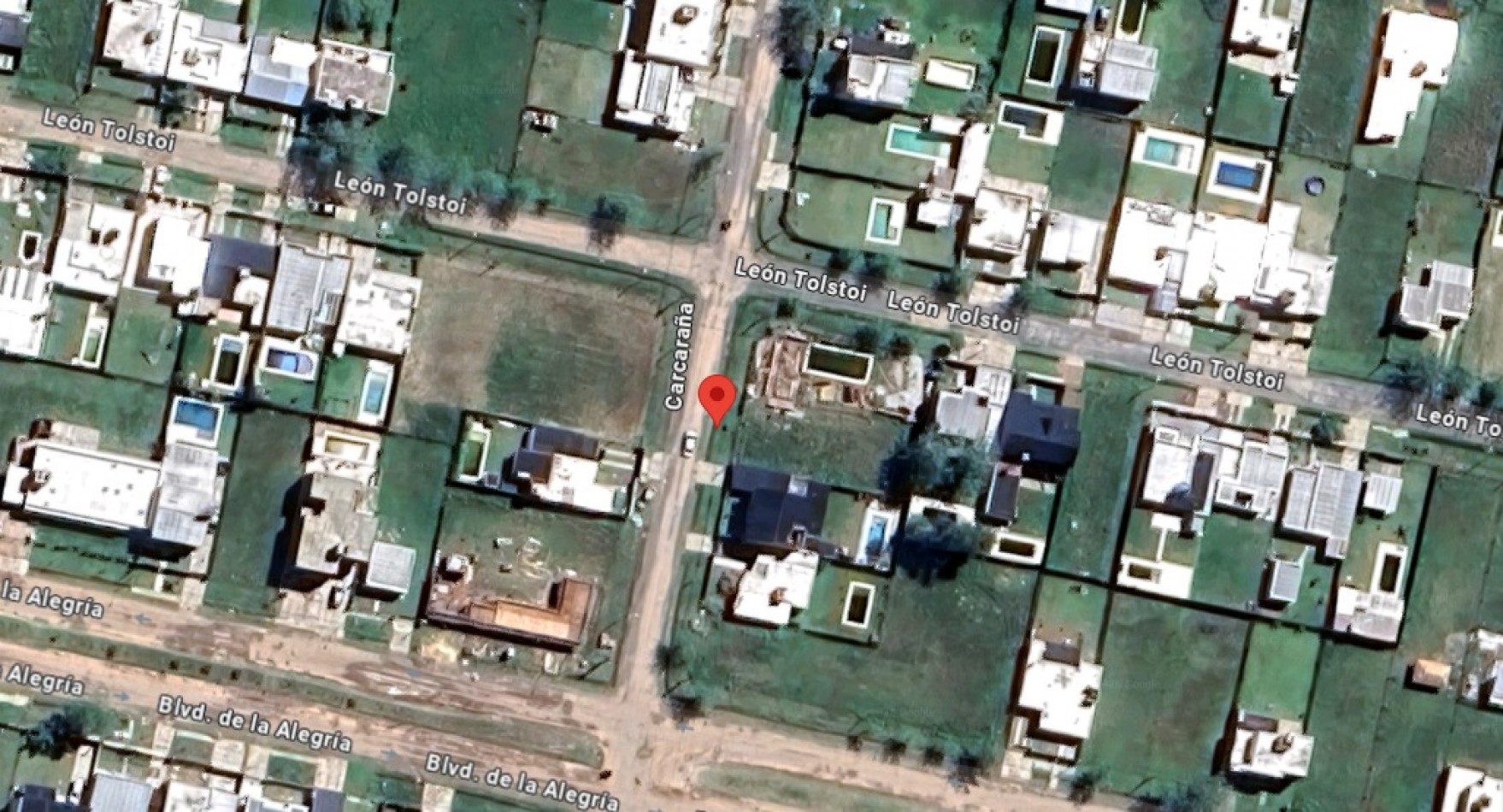 Roldan, Tierra de Sueños 3, terreno de 300 m2, a mts Av Principal.