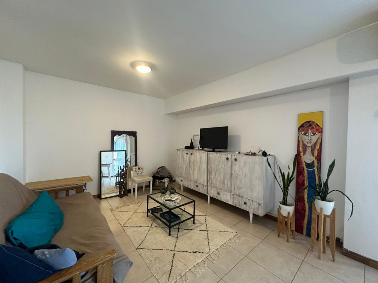 PRIMERO DE MAYO 900, PISO EXCLUSIVO (2 DORMITORIOS + COMODIN) 