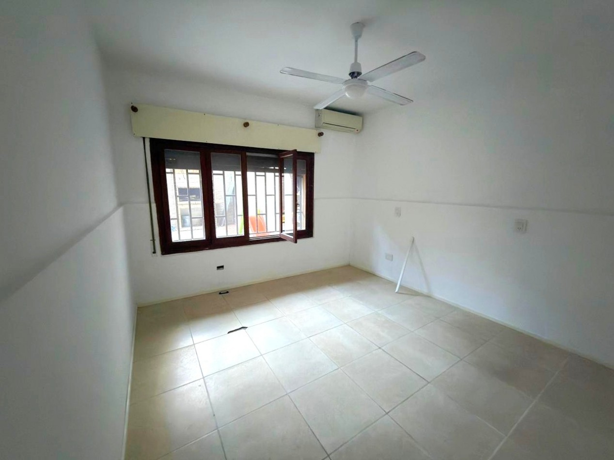 Casa planta baja dos dormitorios, patio, Virasoro 1500.