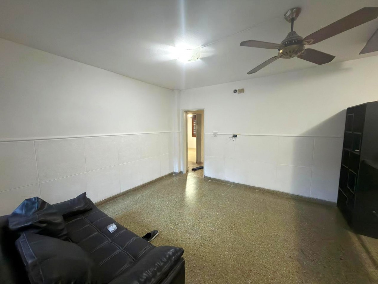 Casa planta baja dos dormitorios, patio, Virasoro 1500.