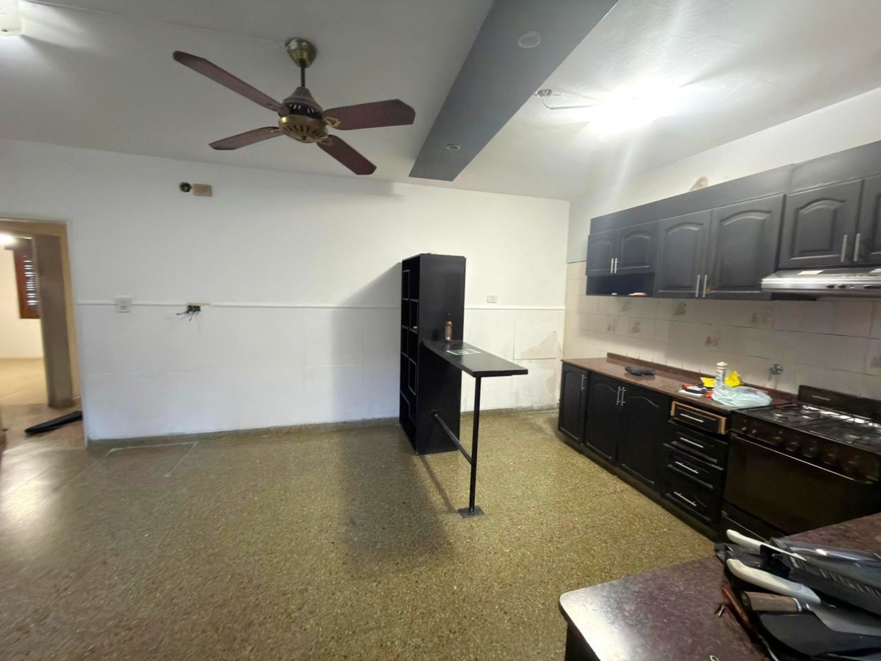 Casa planta baja dos dormitorios, patio, Virasoro 1500.