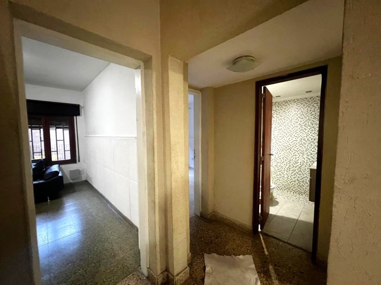 Casa planta baja dos dormitorios, patio, Virasoro 1500.