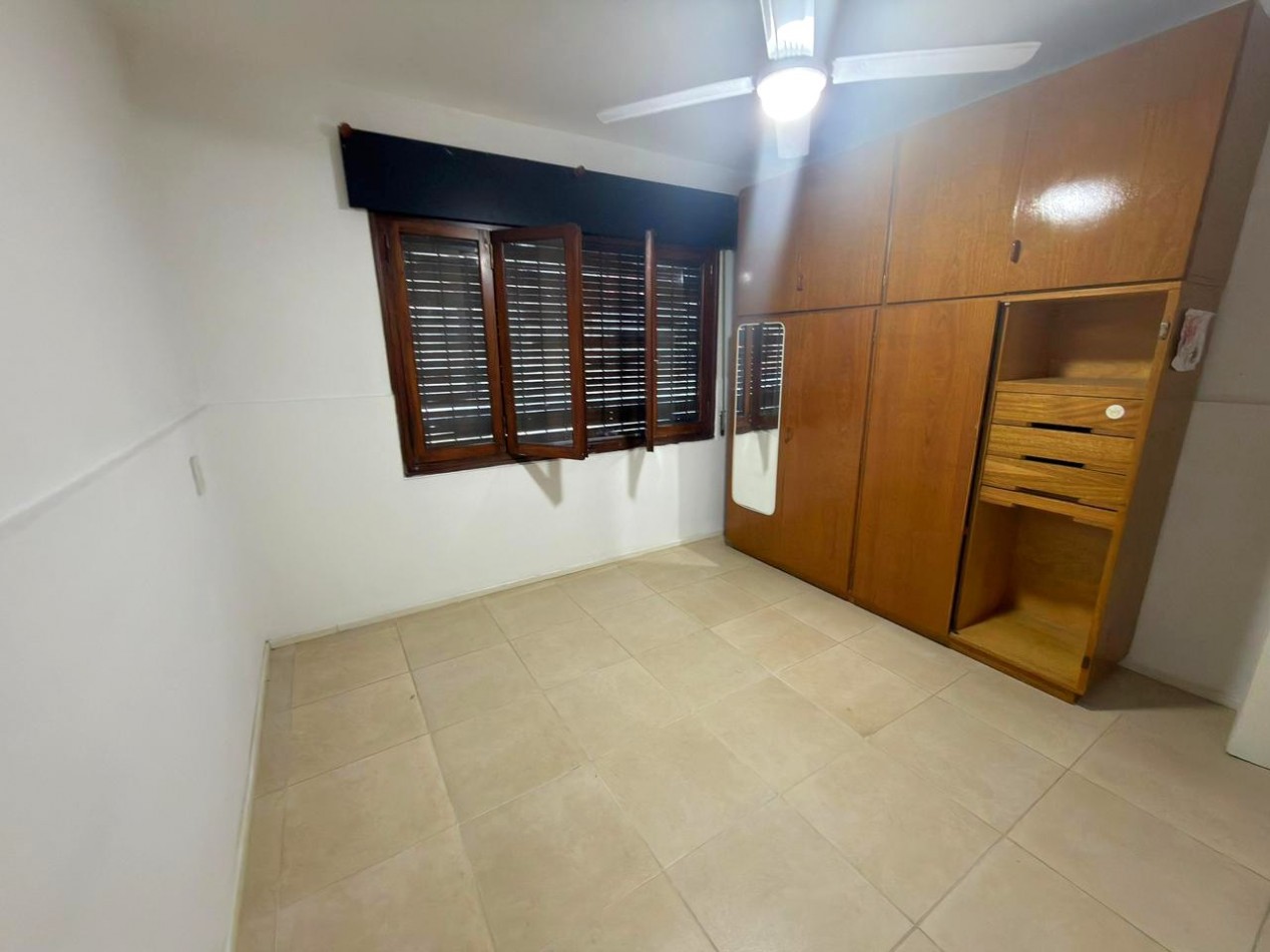 Casa planta baja dos dormitorios, patio, Virasoro 1500.