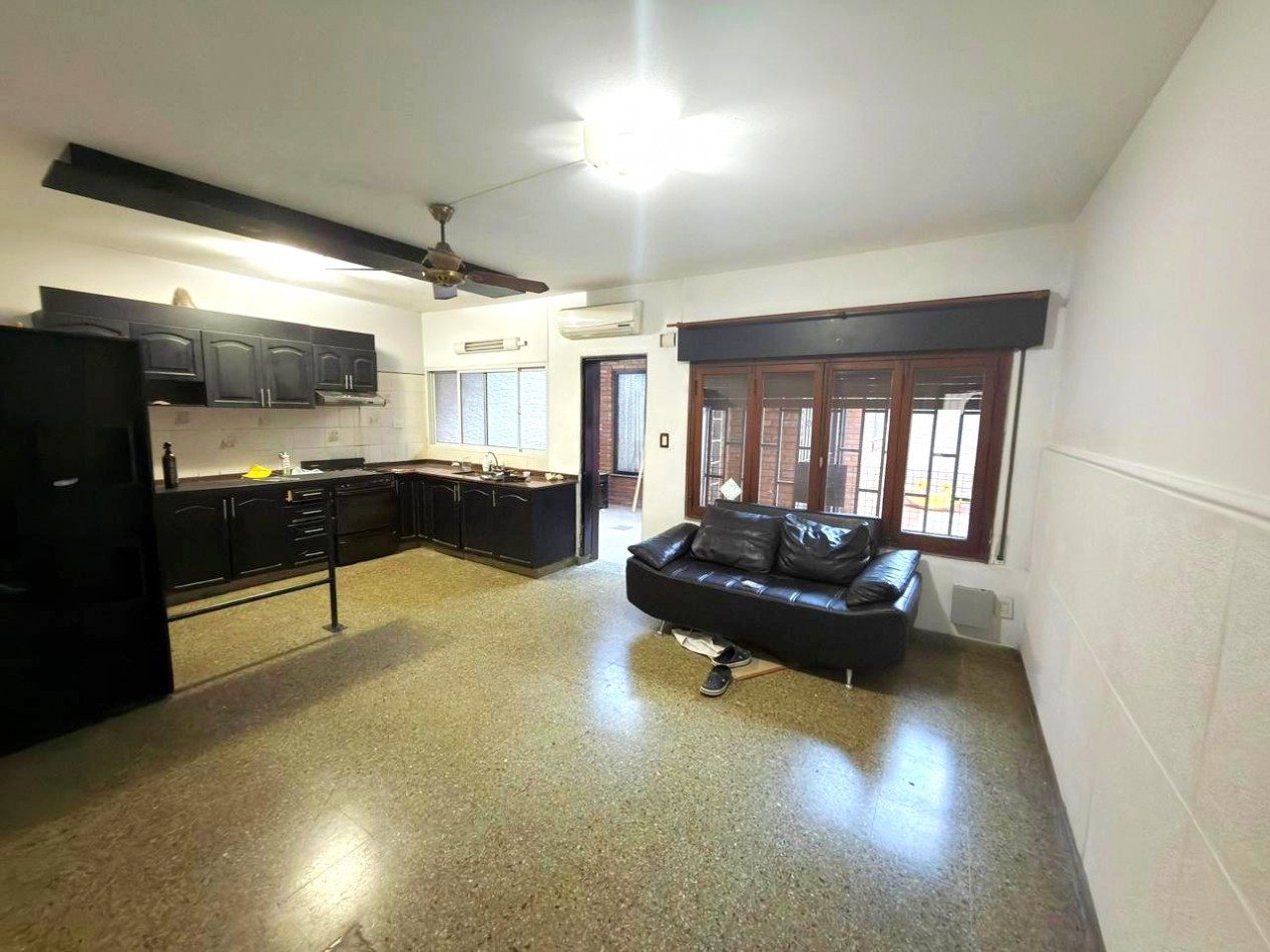 Casa planta baja dos dormitorios, patio, Virasoro 1500.