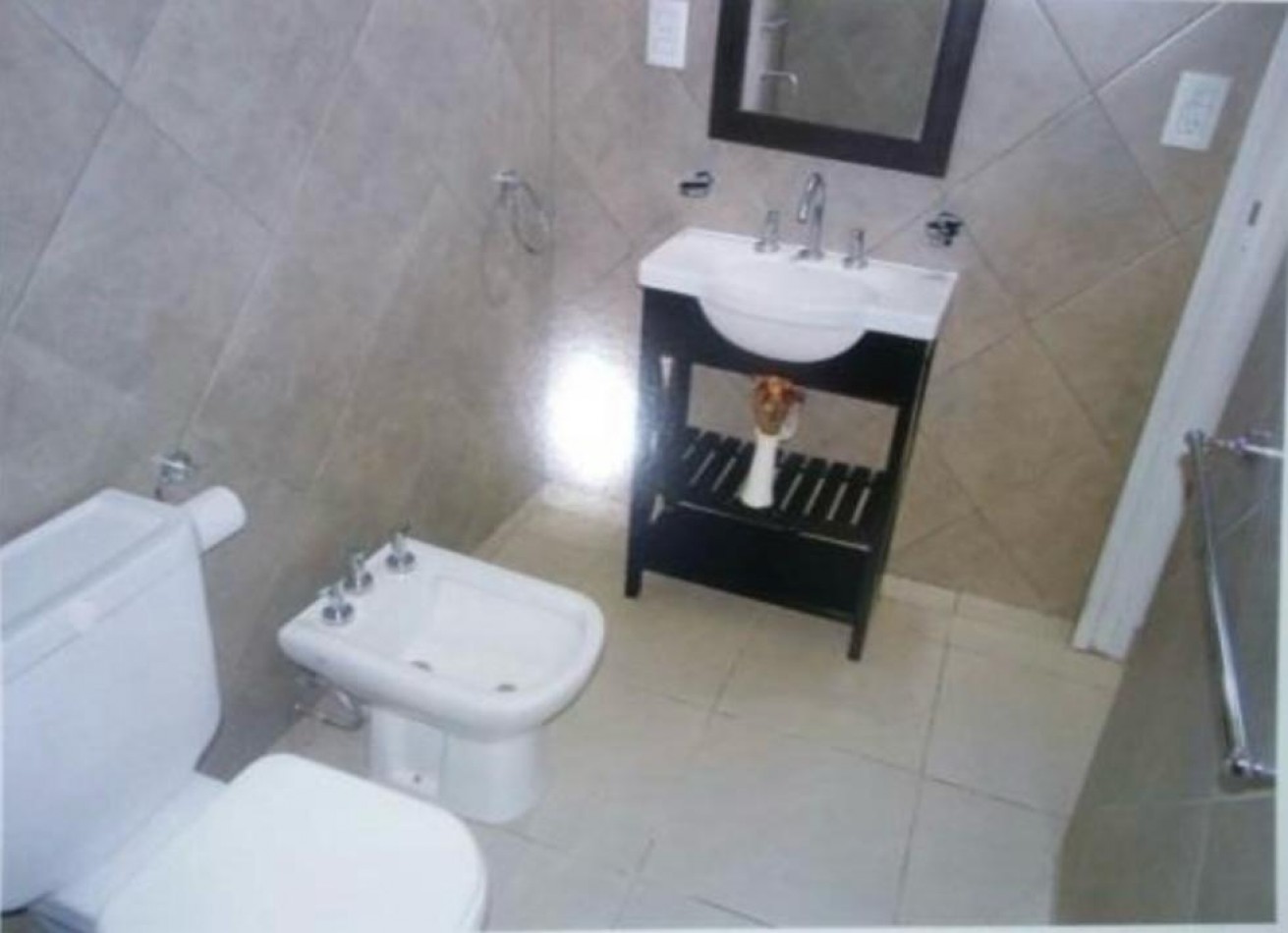 Tierra de sueños 2, M. L. King 2600. Moderna casa con 3 dormitorios, cochera, quincho y pileta!!