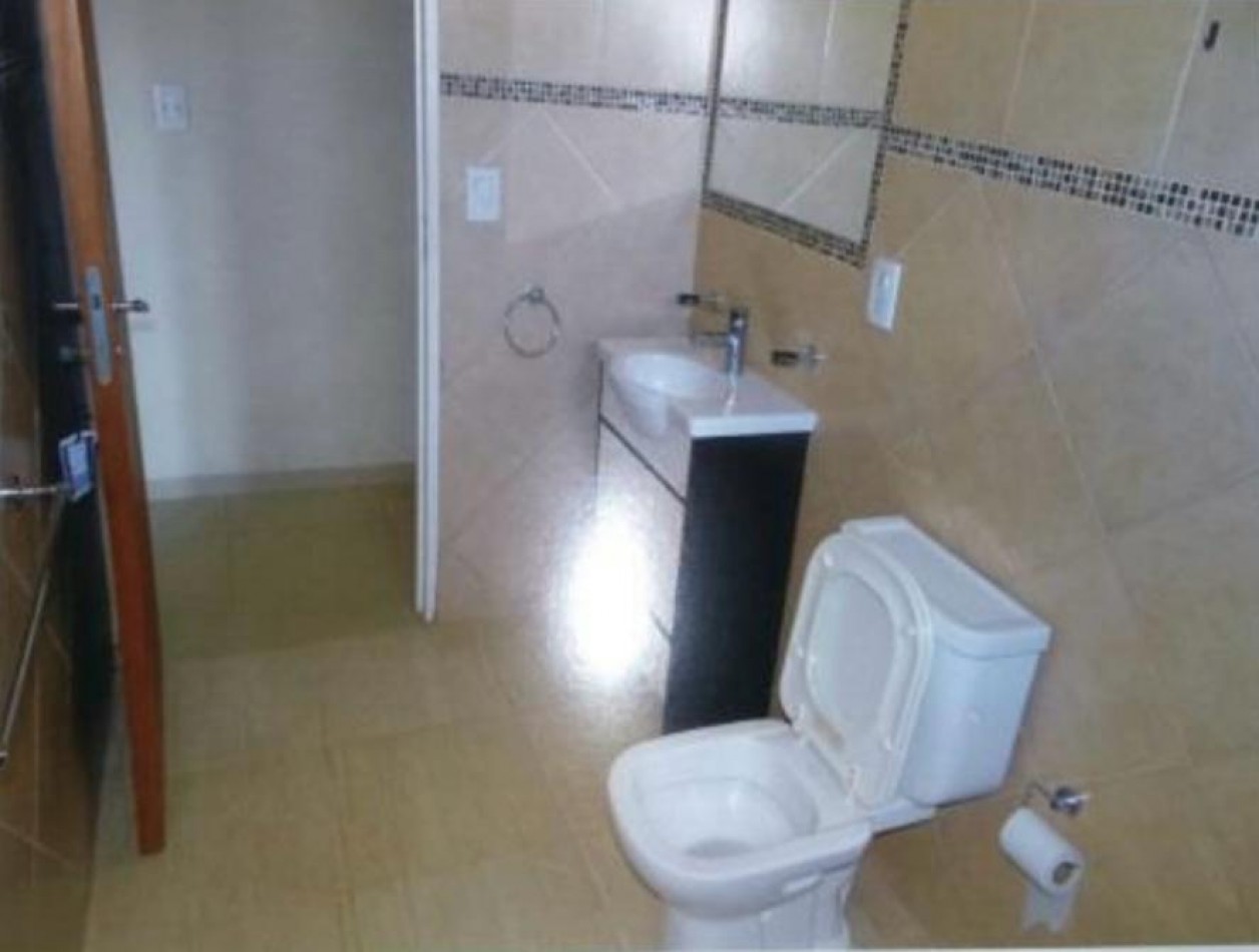 Tierra de sueños 2, M. L. King 2600. Moderna casa con 3 dormitorios, cochera, quincho y pileta!!