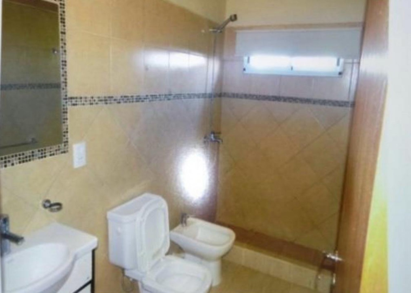 Tierra de sueños 2, M. L. King 2600. Moderna casa con 3 dormitorios, cochera, quincho y pileta!!