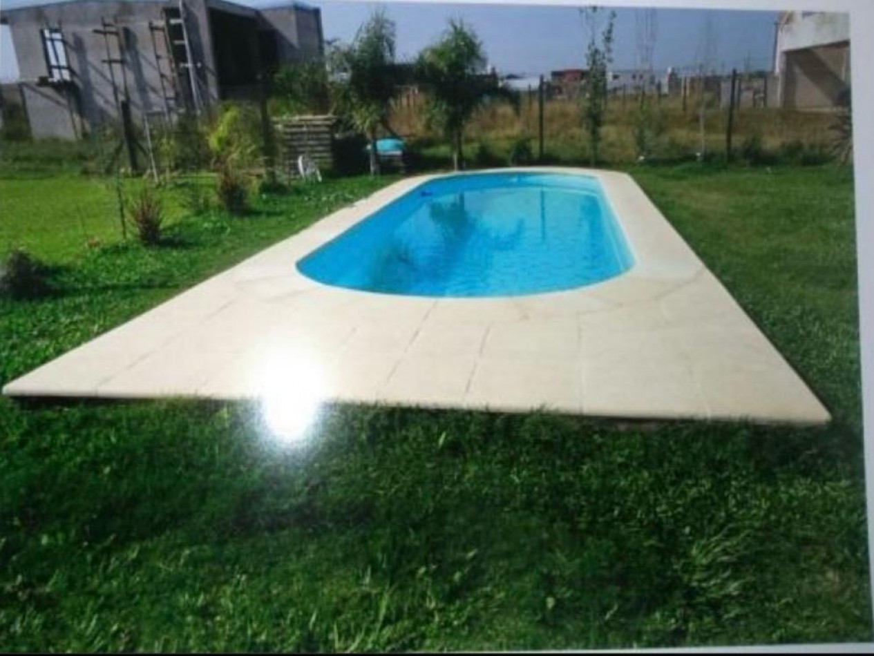 Tierra de sueños 2, M. L. King 2600. Moderna casa con 3 dormitorios, cochera, quincho y pileta!!