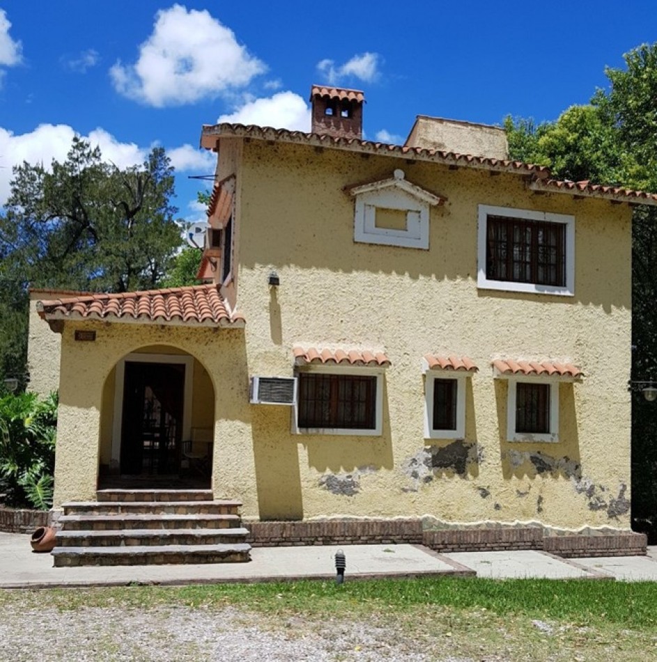 Oliveros, sobre calle Corrientes, Exclusiva propiedad sobre el rio Carcaraña. 13.125m2
