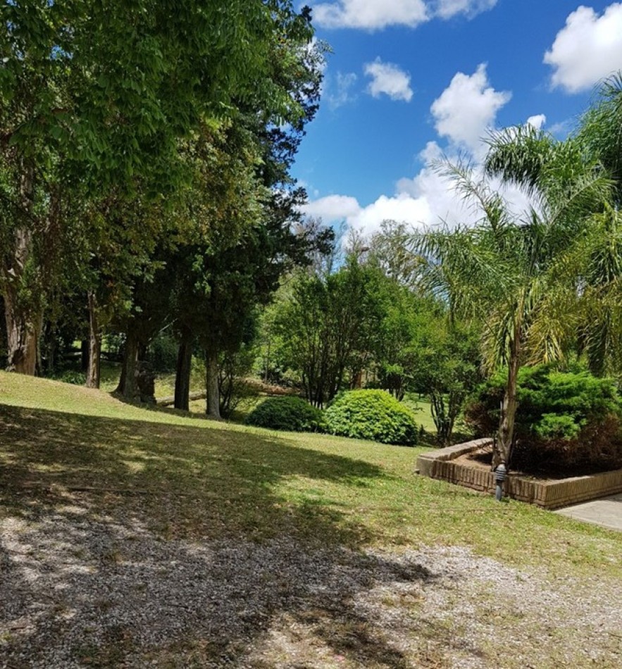 Oliveros, sobre calle Corrientes, Exclusiva propiedad sobre el rio Carcaraña. 13.125m2