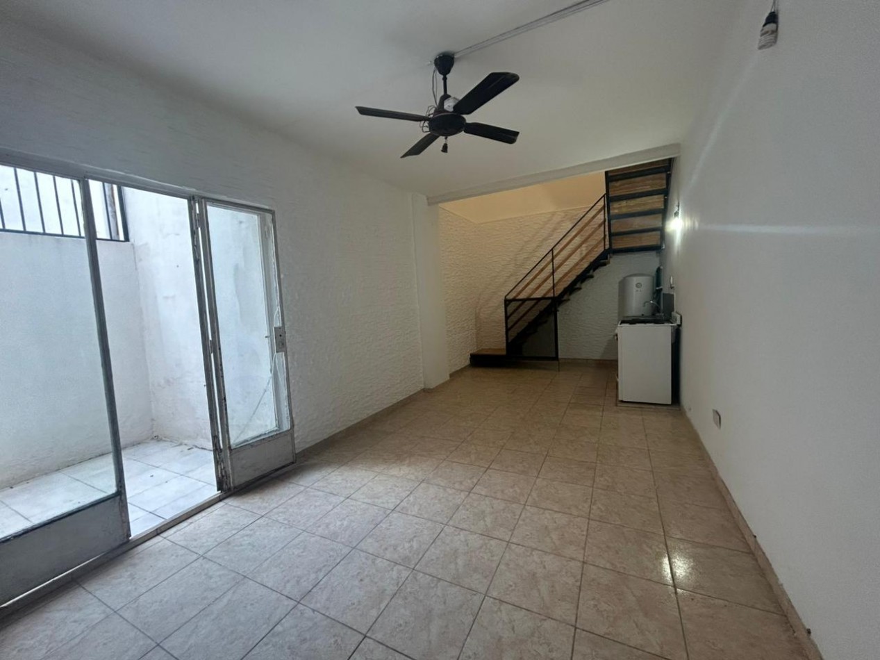 Callao 600, Departamento interno tipo duplex - 1 dormitorio 