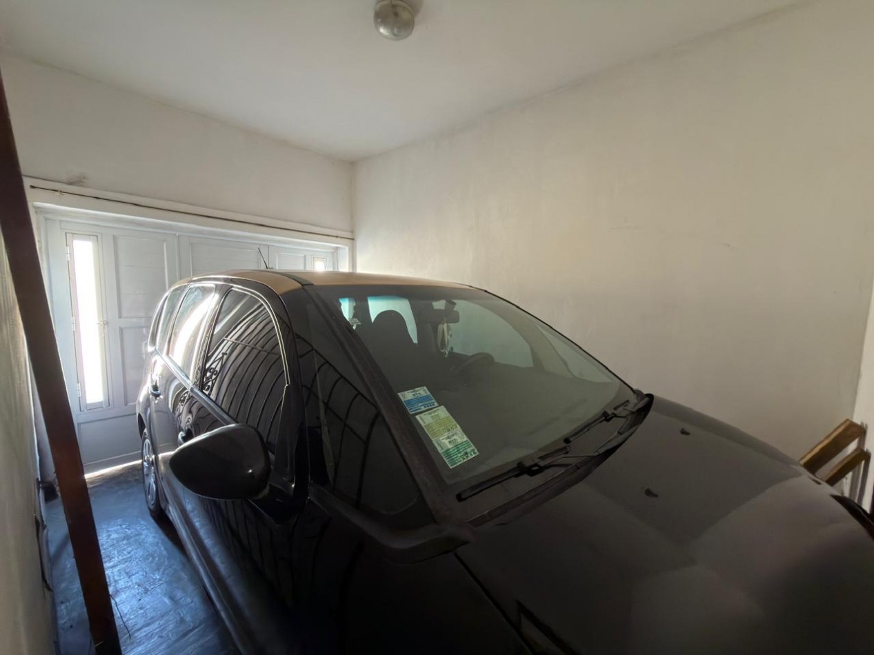 Marcos paz 4900, dos propiedades independientes, o posibilidad una sola casa amplia.