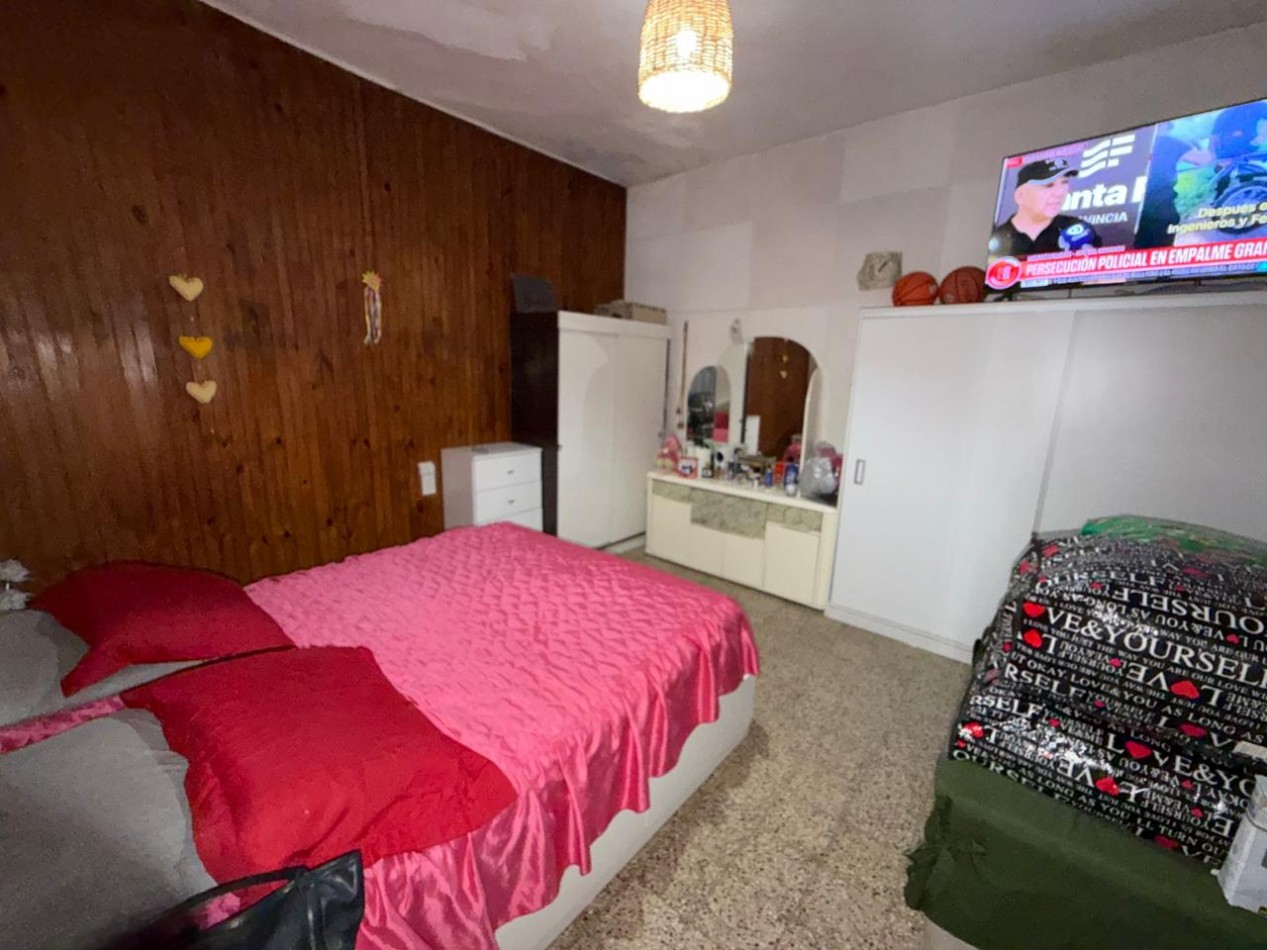 Marcos paz 4900, dos propiedades independientes, o posibilidad una sola casa amplia.