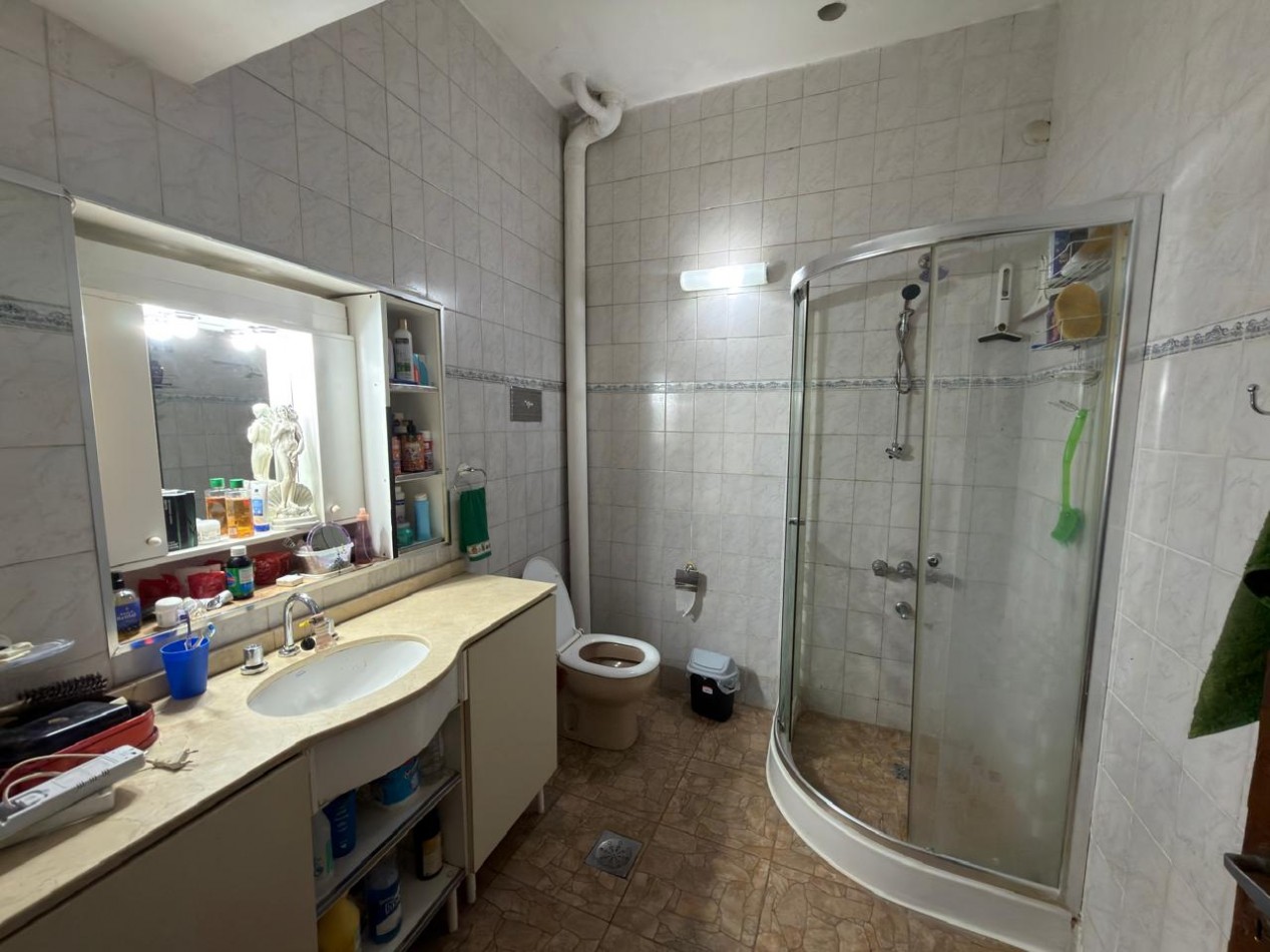 Marcos paz 4900, dos propiedades independientes, o posibilidad una sola casa amplia.