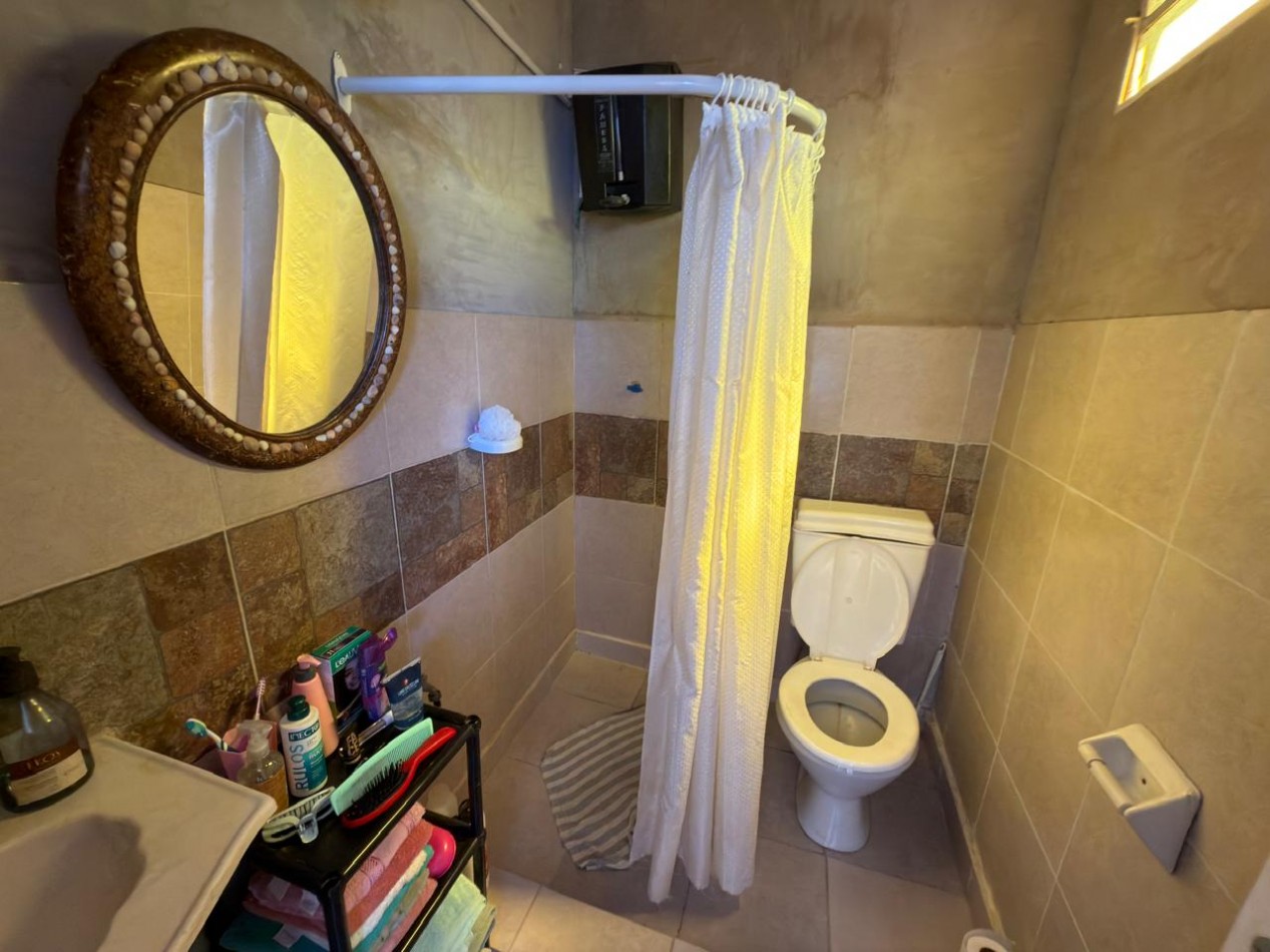 Marcos paz 4900, dos propiedades independientes, o posibilidad una sola casa amplia.