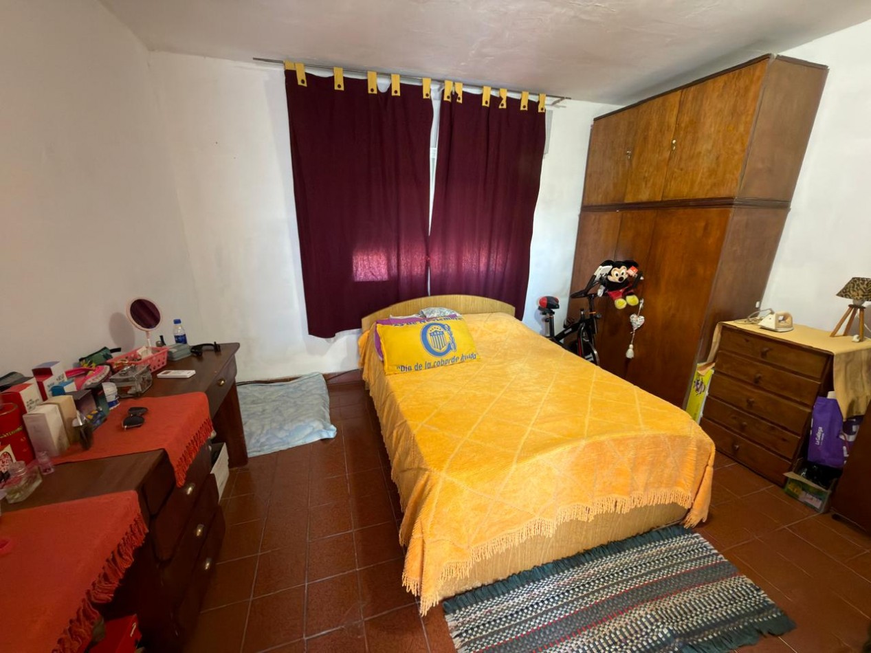 Marcos paz 4900, dos propiedades independientes, o posibilidad una sola casa amplia.