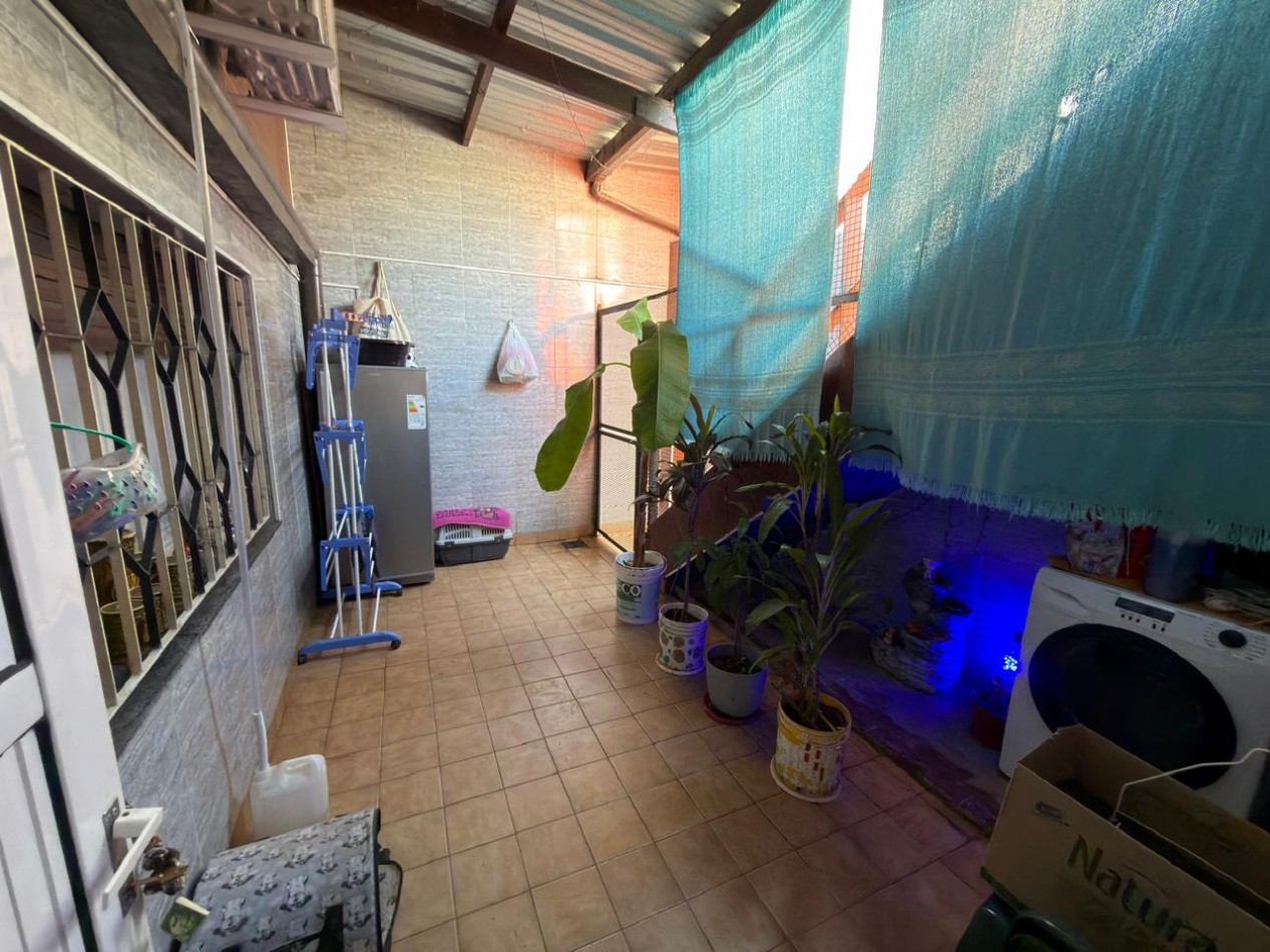 Marcos paz 4900, dos propiedades independientes, o posibilidad una sola casa amplia.