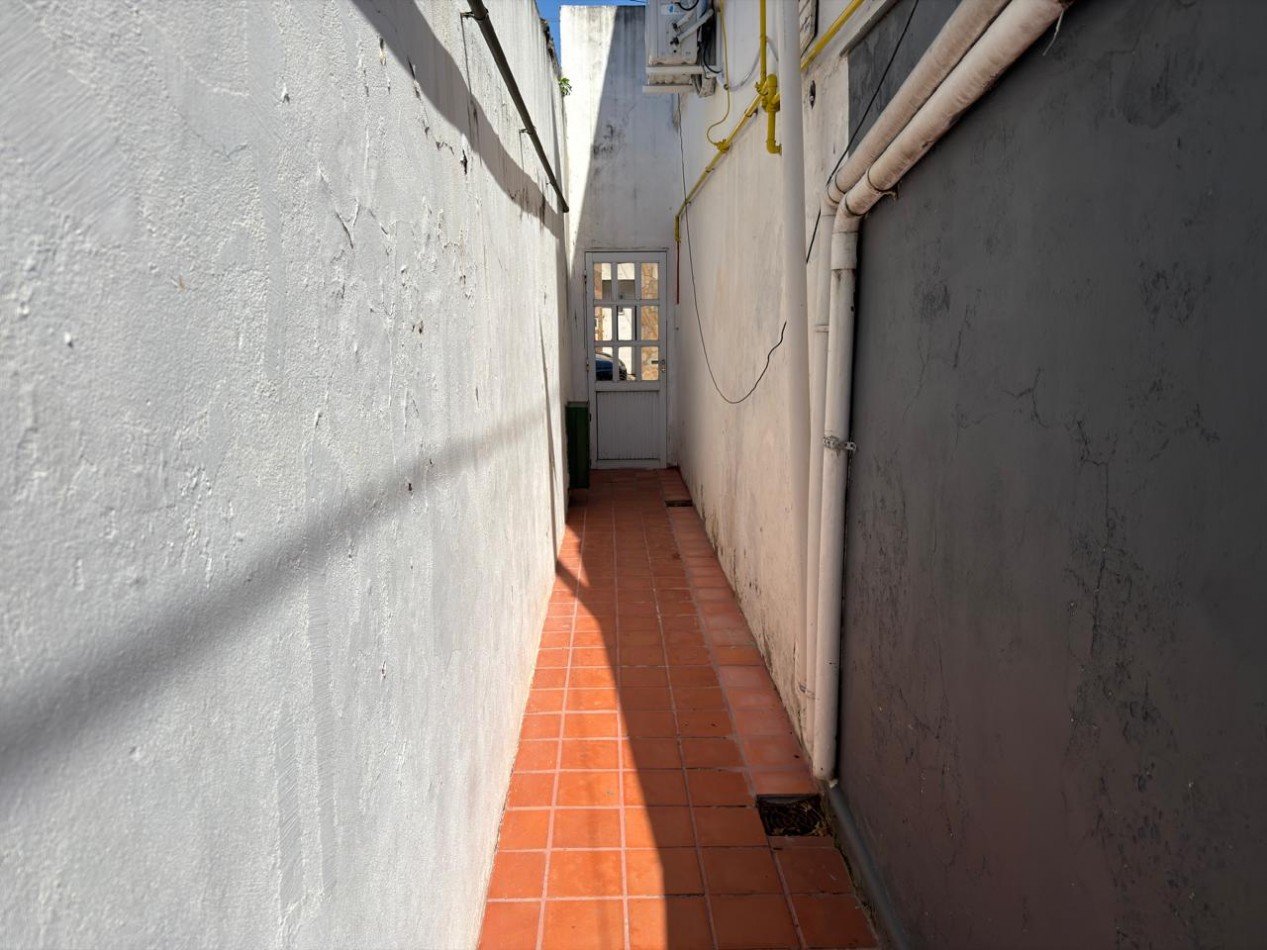 Marcos paz 4900, dos propiedades independientes, o posibilidad una sola casa amplia.