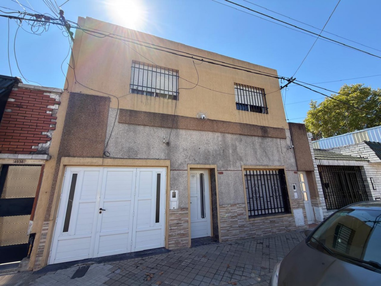 Marcos paz 4900, dos propiedades independientes, o posibilidad una sola casa amplia.