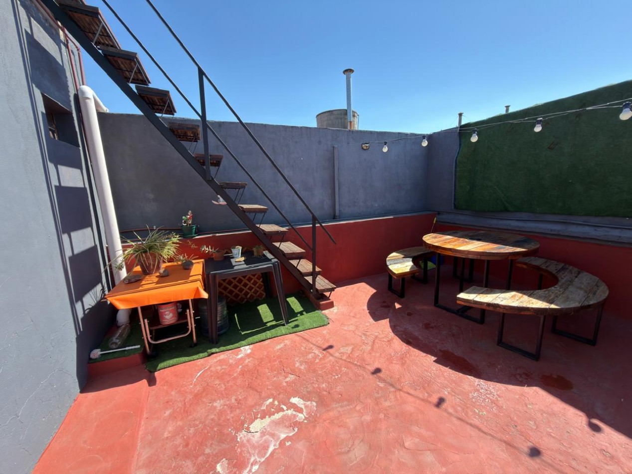 Marcos paz 4900, dos propiedades independientes, o posibilidad una sola casa amplia.