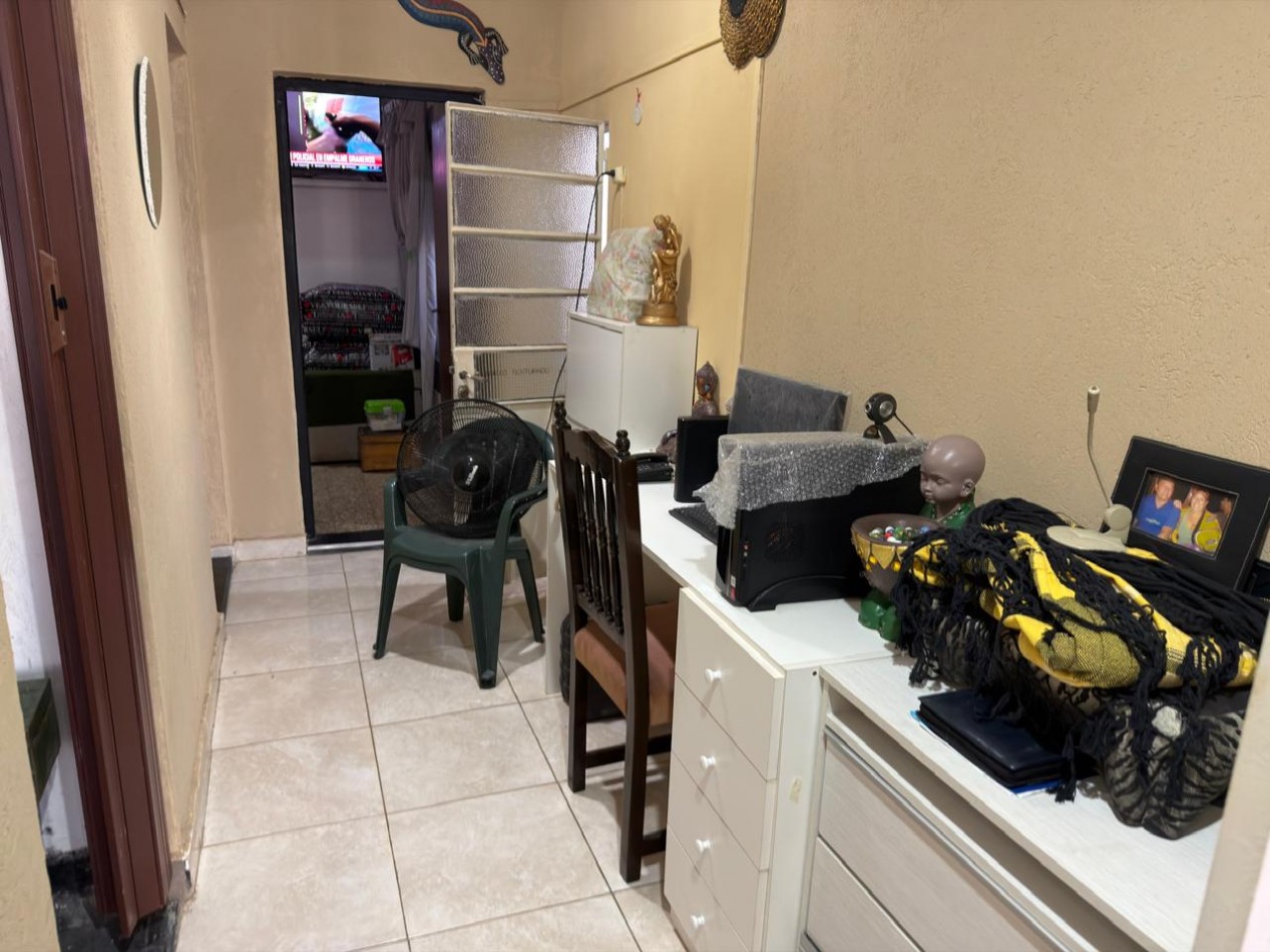 Marcos paz 4900, dos propiedades independientes, o posibilidad una sola casa amplia.