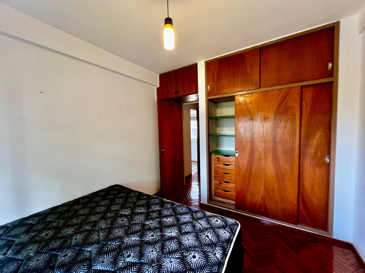 San Juan 3000, departamento amplio, 1 dormitorio, balcon.