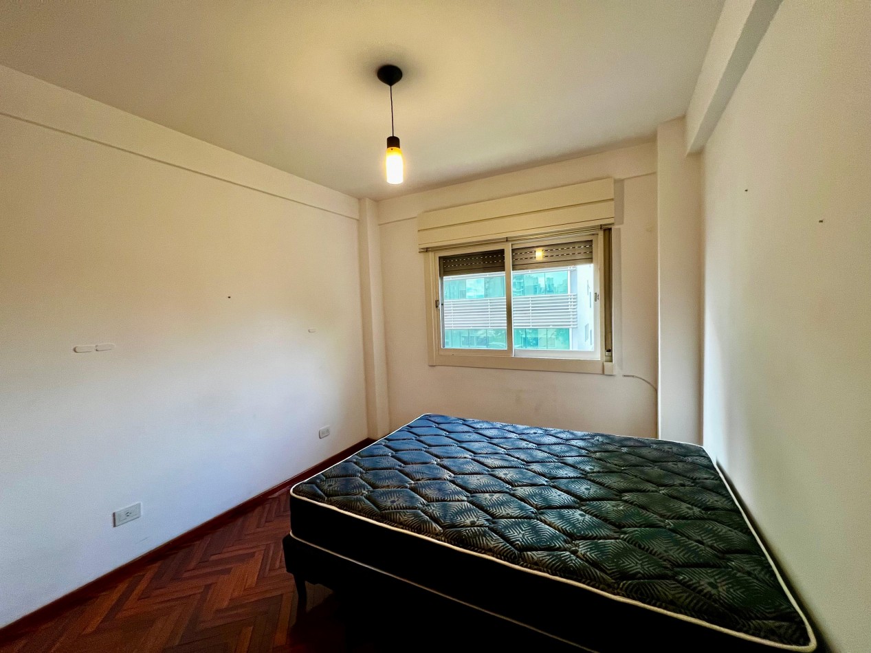 San Juan 3000, departamento amplio, 1 dormitorio, balcon.