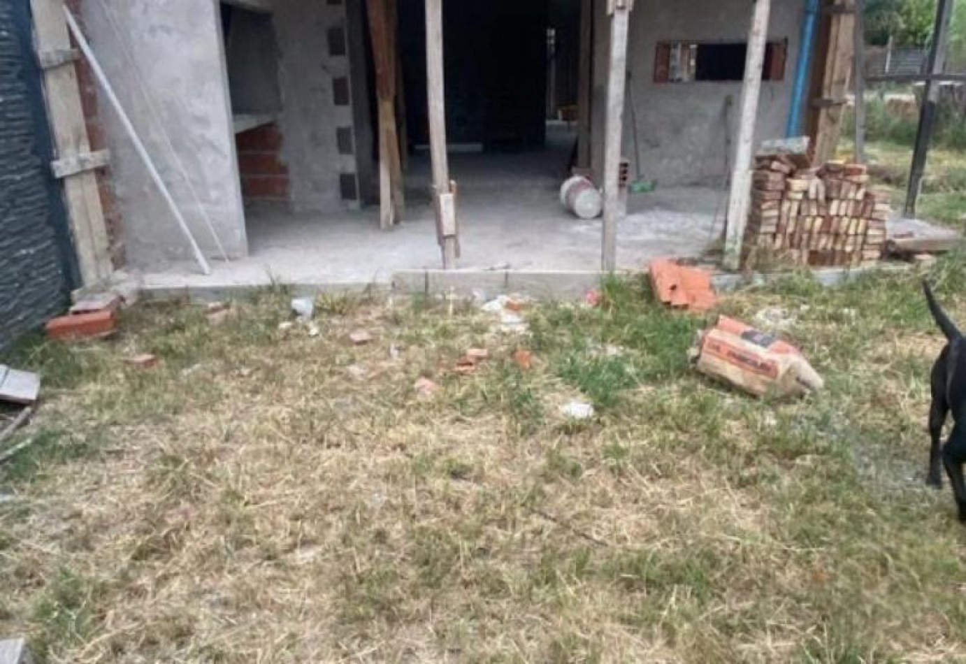 Casa en construccion en Timbues, Lugones 600 - 1 Dormitorio con patio!